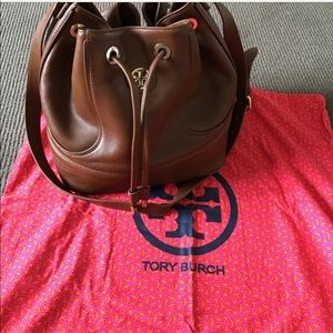 Brown leather bucket bag- Tory Burch